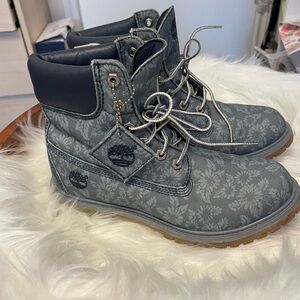 New Timberland Blue leaf design boots